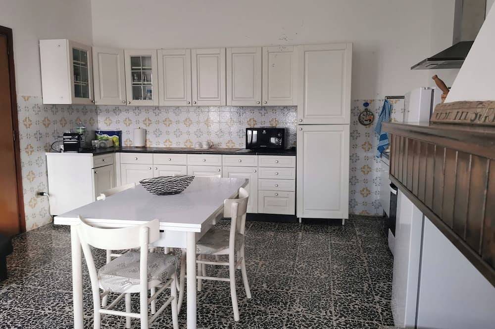 Ganze Wohnung, Casa Bonaria, ideal apartment for visiting all of Sardinia in Terralba, Campidano