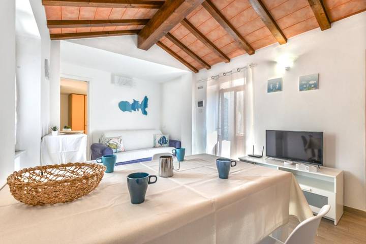 Appartamento casa vacanze 'Casa Arancio' con splendida vista sulle montagne e Wi-Fi in Campo nell'Elba, Arcipelago Toscano