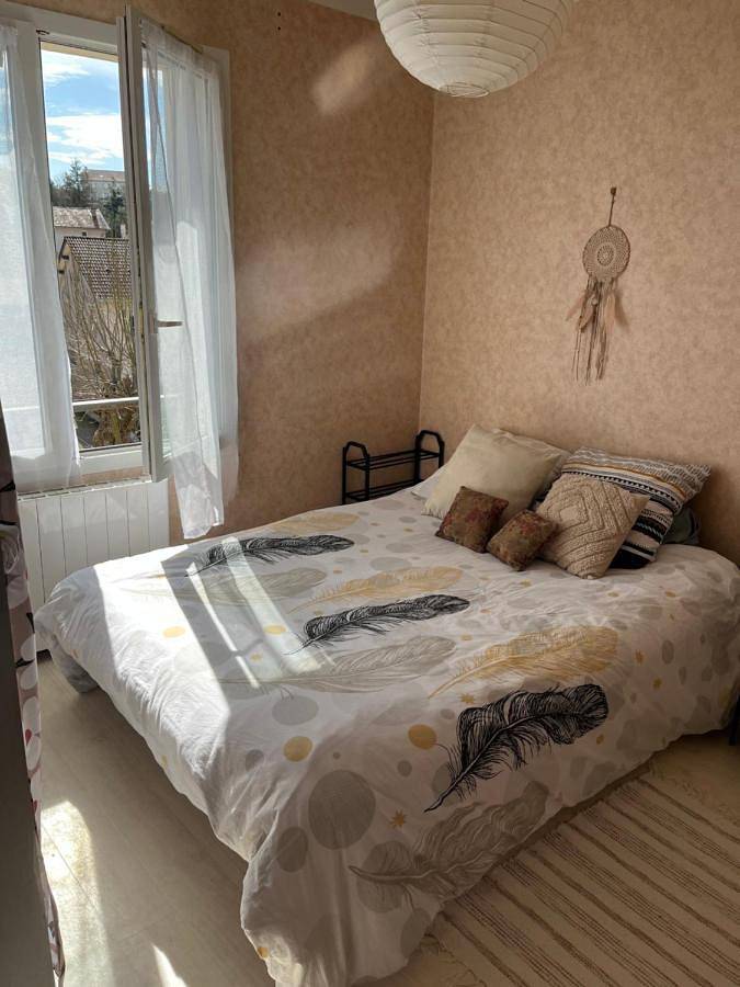 Gîte pour 2 personnes, avec terrasse et vue, animaux acceptés dans Lac de Naussac - 3