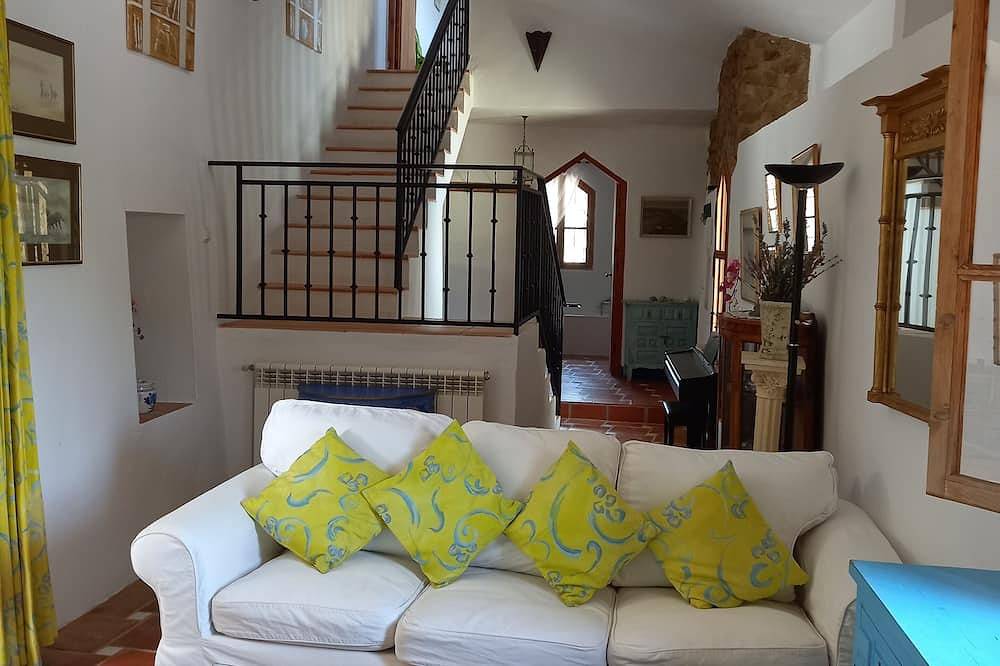 Hermosa villa con fabulosas 12m cerrada piscina, jacuzzi, aire acondicionado y wifi in Loja, Provincia de Granada