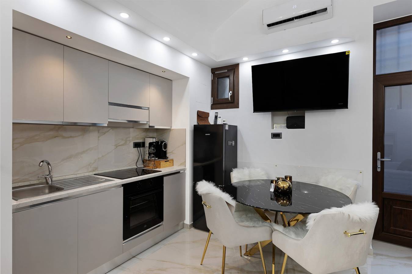 Casa Dolce Vita Deluxe: Wi-Fi e Aria Condizionata a Ventimiglia in Ventimiglia (Città), Ventimiglia