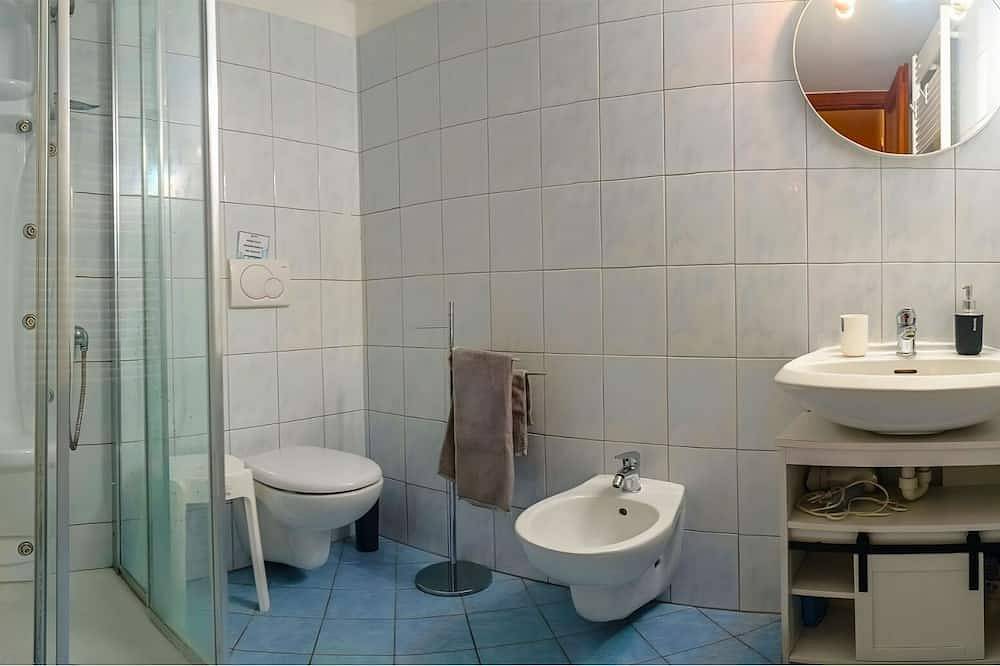 Ganze Wohnung, Gemütliche 1-Zimmer-Wohnung mit Terrasse, Gärtchen und Traumseesicht in Cannero Riviera, Lago Maggiore (Piemont)
