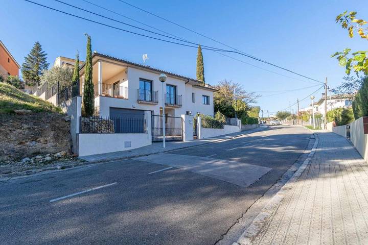Casa rural para 10 personas, con Balcón y Terraza además de Jardín y Piscina en Ordis