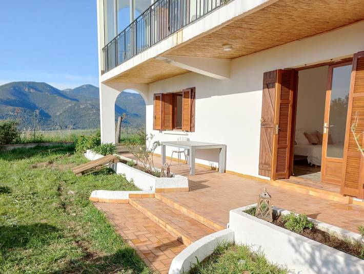 Location de vacances pour 4 personnes, avec jardin à Casaglione