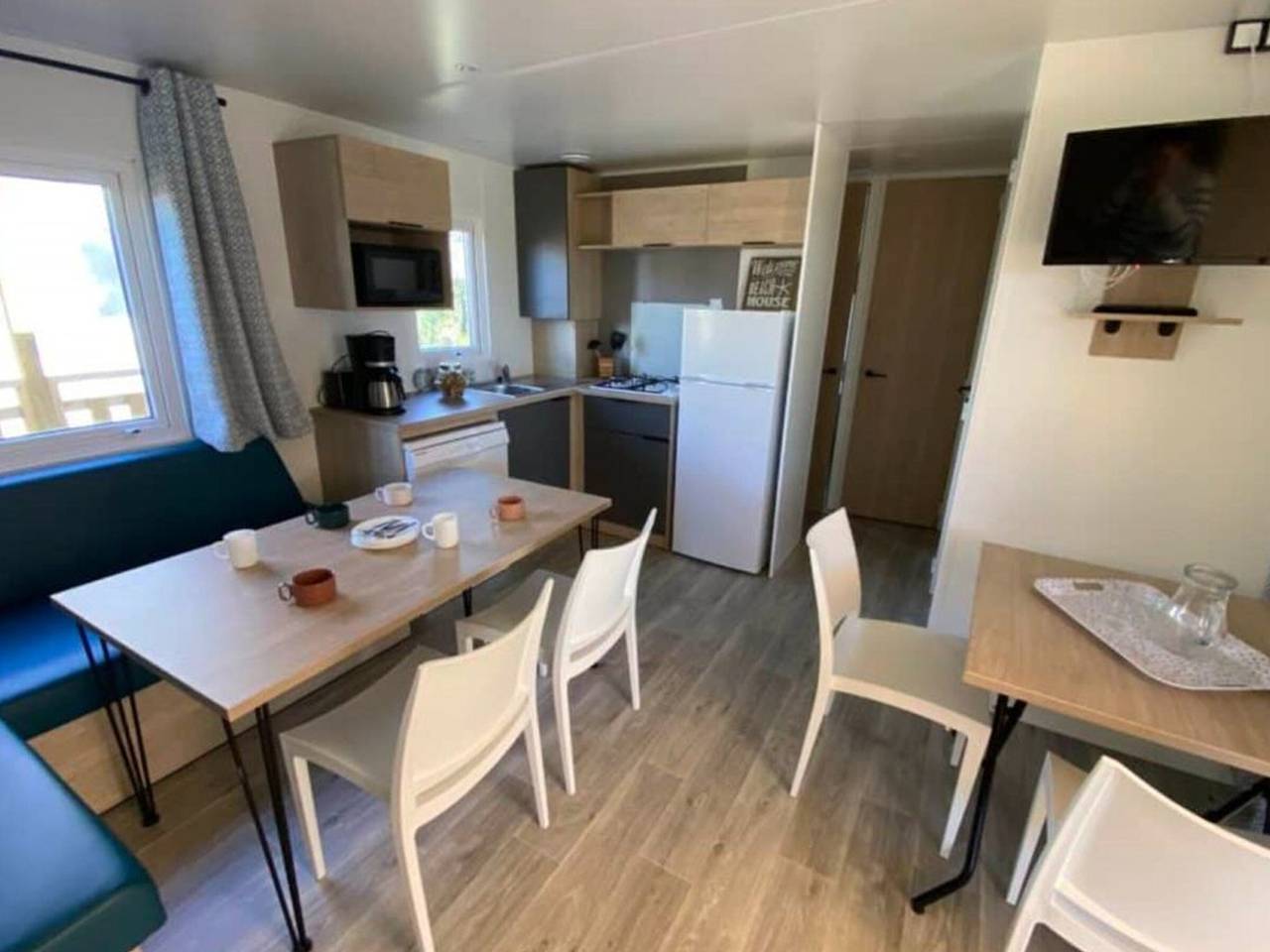 Geräumiges Mobilheim für 10 Personen mit Terrasse in Dolus-d'Oléron, Côte de Beauté