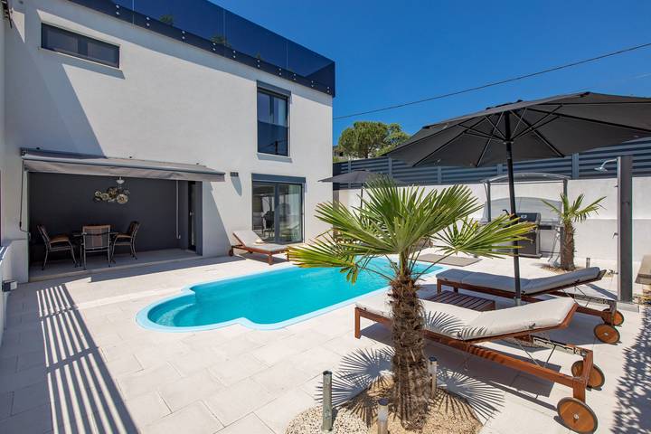 Ferienhaus für 6 Personen, mit Kinderpool und Meerblick sowie Pool und Terrasse - 1