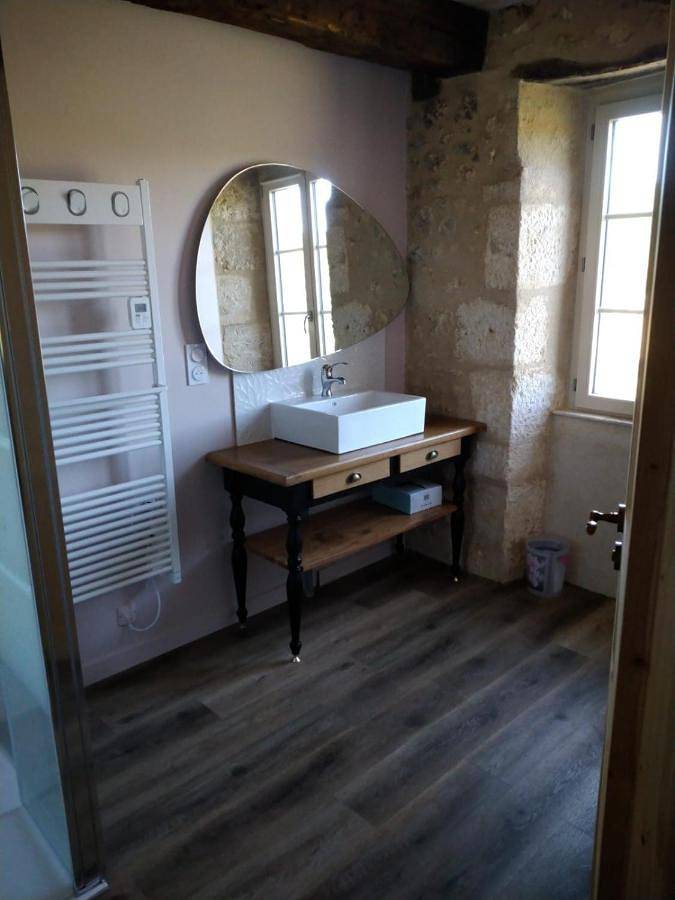 Location de vacances pour 5 personnes, avec vue et terrasse à Liorac-sur-Louyre - 3