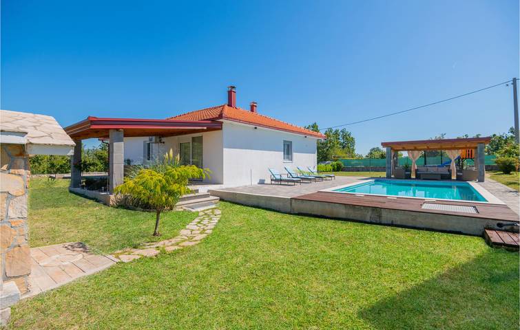 Geräumige Ferienwohnung mit Terrasse und WLAN, 1,5 km vom Fluss Ričina entfernt in Imotski, Makarska Riviera