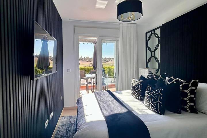 Apartamento de vacaciones para 4 personas, con jardín además de piscina y terraza - 1