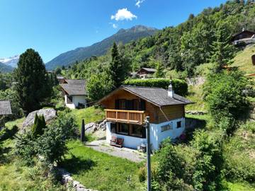 Ferienhaus für 4 Personen, mit Terrasse und Garten in Nendaz