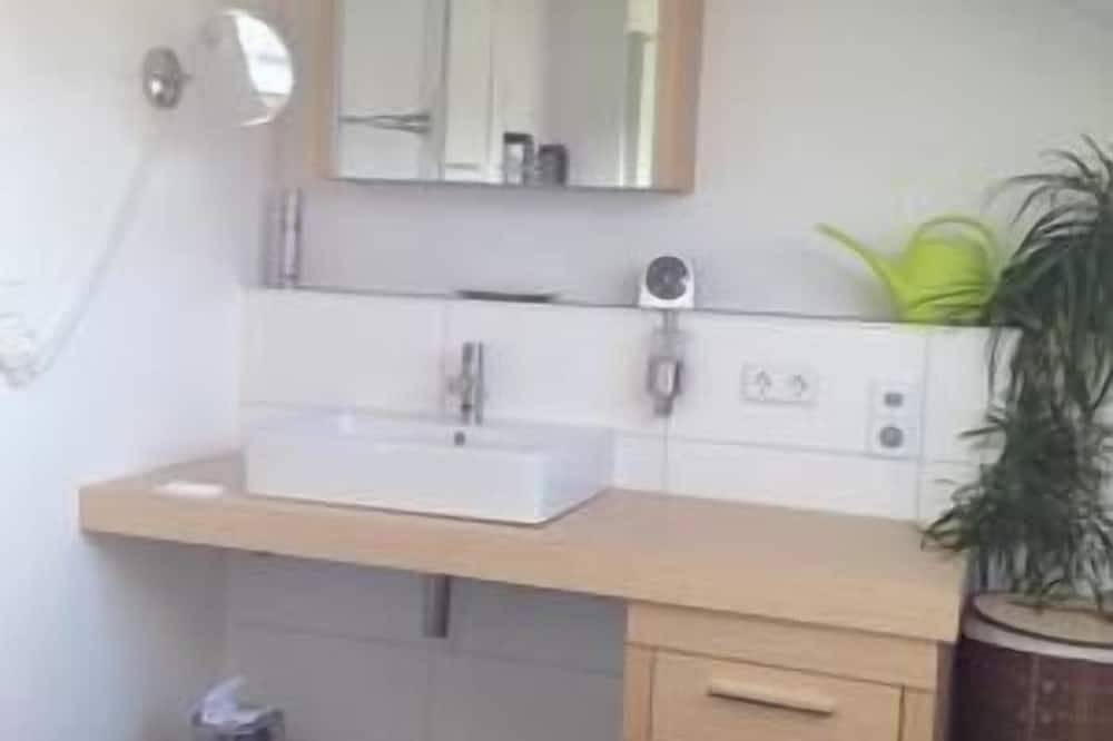 Ganze Wohnung, Ferienwohnung Bötzingen für 1 - 4 Personen mit 1 Schlafzimmer - Ferienwohnung in Bötzingen, Kaiserstuhl