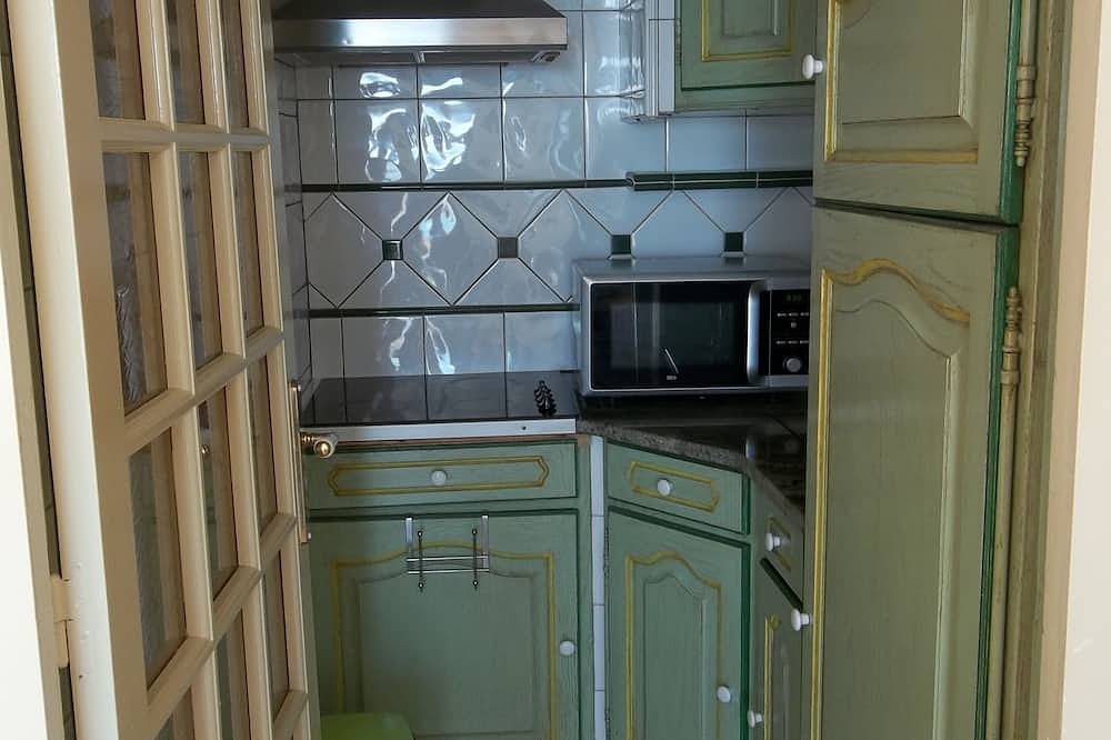 Entire apartment, Nice air-conditioned studio - wifi - sea view and direct beach access in Palavas-les-Flots, Côte d'Améthyste
