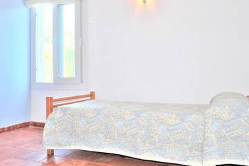 Villa pour 6 Personnes dans Cala Calafató (Terres de l'Ebre), L'Ametlla de Mar, Photo 3