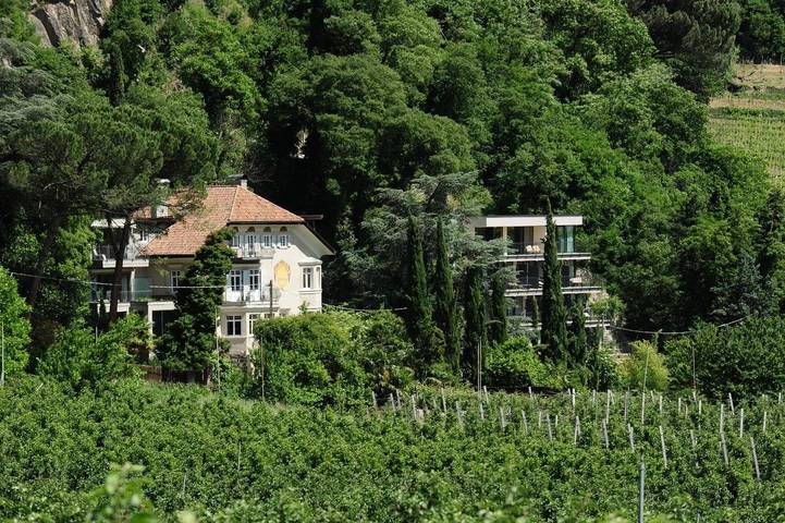 Appart’hôtel pour 4 personnes, avec Terrasse et Jardin ainsi que Piscine et Sauna à Merano