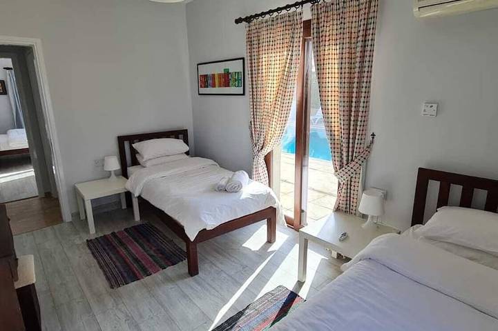 3 bedroomed villa, private swimming pool and amazing mountain & beach views in Nordzypern