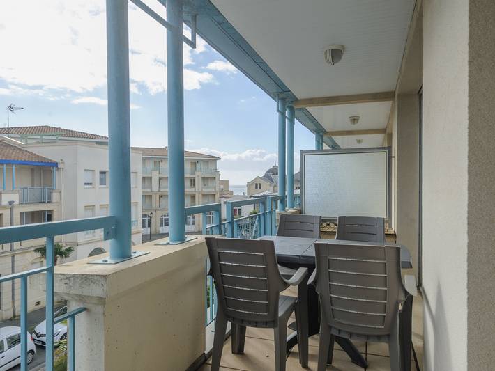 Appartement de vacances pour 4 personnes, avec Balcon ainsi que Terrasse et Piscine à Thairé