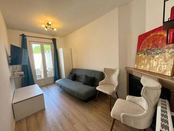Gîte pour 4 personnes, avec terrasse à Pierre-Bénite