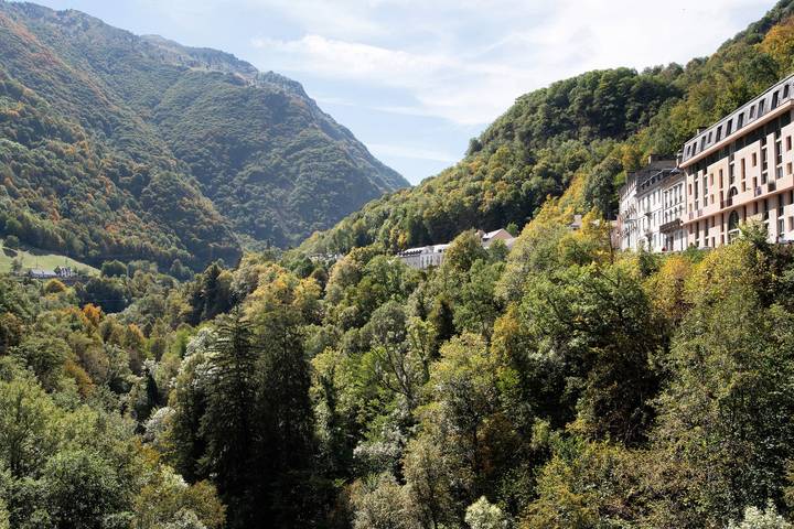Appartement entier, Appartement « Le Refuge de l’Impératrice » avec vue montagne et Wi-Fi in Luz-Saint-Sauveur, Parc national des Pyrénées