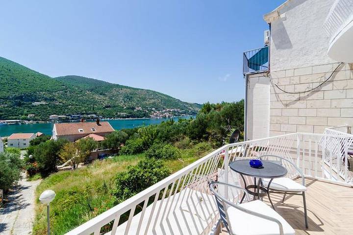 Ferienwohnung für 8 Personen, mit Balkon, kinderfreundlich in Grad Dubrovnik