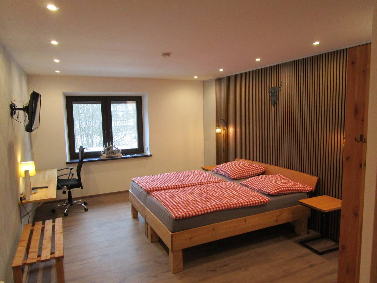 Ganze Wohnung, Apartment „Unit 2“ mit Bergblick, privatem Garten und Wlan in Bärenstein, Erzgebirge