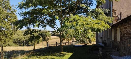 Gîte pour 5 personnes, avec jardin et vue à Naucelle