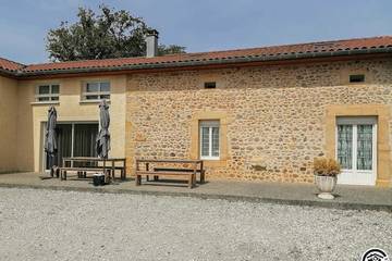 Gîte pour 15 personnes, avec jardin à Villeneuve-Lécussan