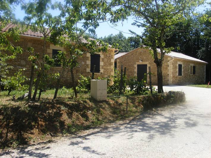 Gîte pour 4 personnes, avec jardin ainsi que terrasse et piscine - 1