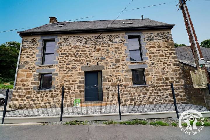 Gîte pour 6 personnes, avec terrasse et jardin dans Mesnil-Roc'h - 2