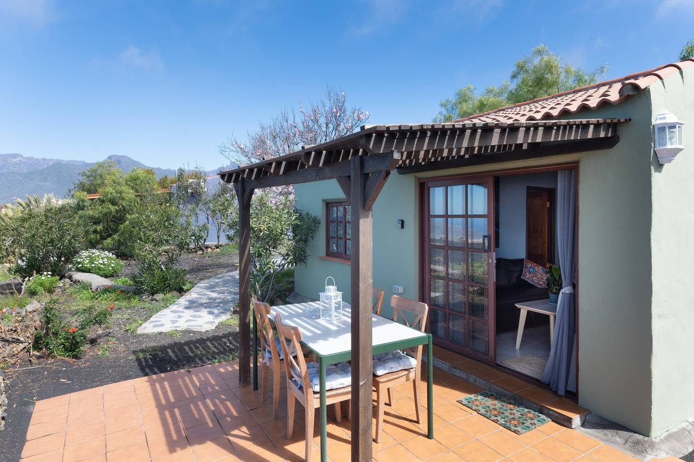 Casa de vacaciones 'El Sueño De Orión' con vistas a la montaña, Wi-Fi y aire acondicionado in Las Manchas, Los Llanos de Aridane