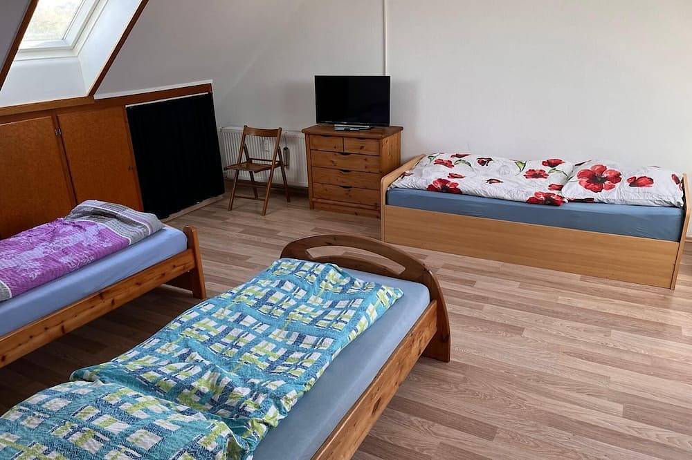 Ganze Wohnung, Nr 4 Dg 2 Zimmer für Firmen und Familien in Vellmar, Hessisches Bergland