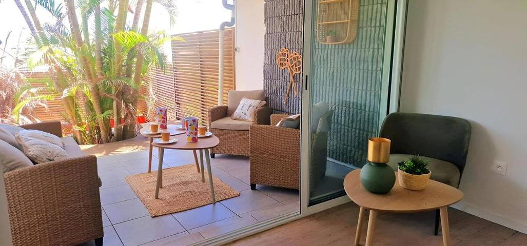 Location de vacances pour 5 personnes, avec jardin ainsi que terrasse et piscine dans Plage de Trou d'eau - 2