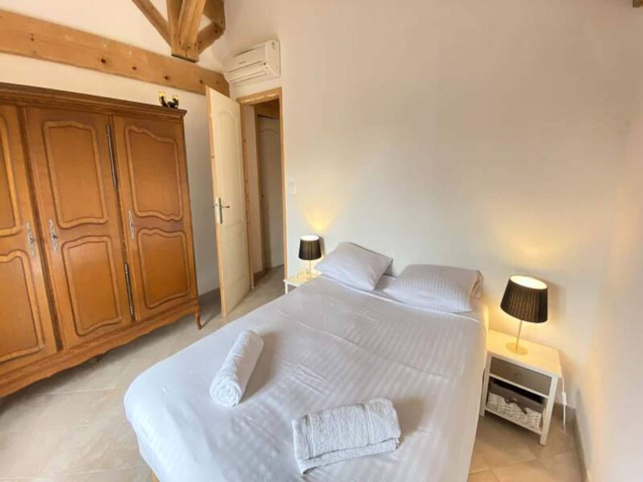 Apartamento entero, Houses & Villas for 8 People in Tourrettes-sur-Loup, Region de Cannes