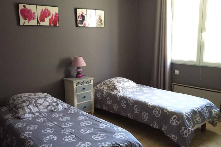 Location de vacances pour 9 personnes, avec jardin et terrasse, animaux acceptés à Saint-Nazaire (Gard) - 4