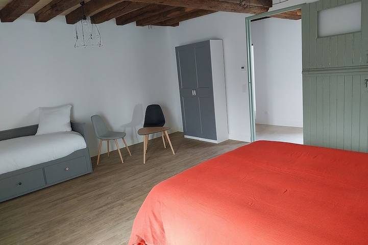 Location de vacances pour 12 personnes, avec terrasse et jardin à Beaune-la-Rolande - 2