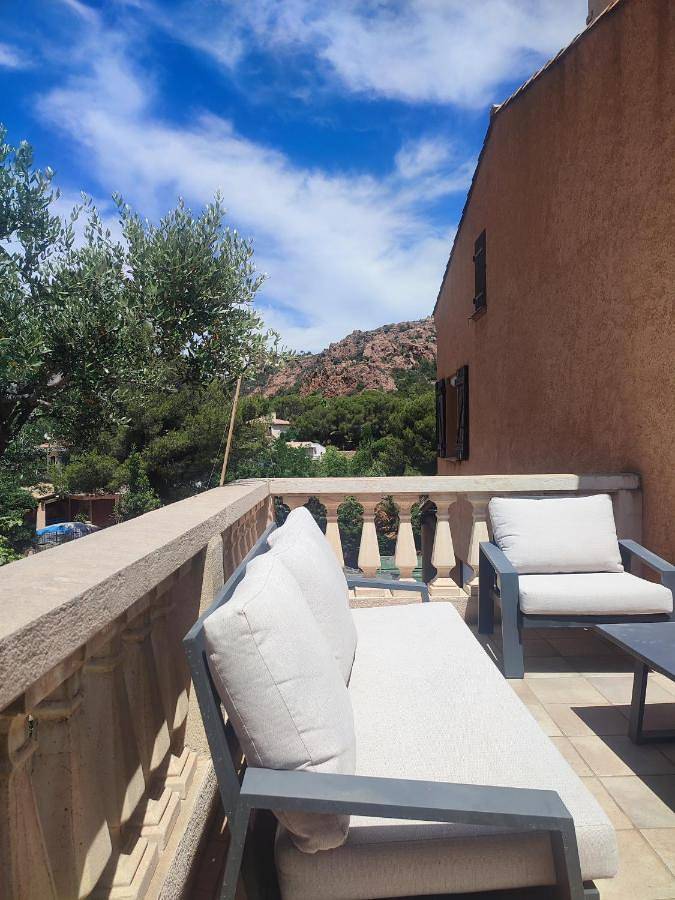 Location de vacances pour 8 personnes, avec jardin et vue dans Plage d'Anthéor - 3