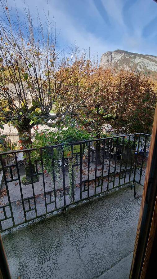 Hôtel pour 2 personnes, avec terrasse, adapté aux familles à Saint-Pierre-d'Entremont - 2