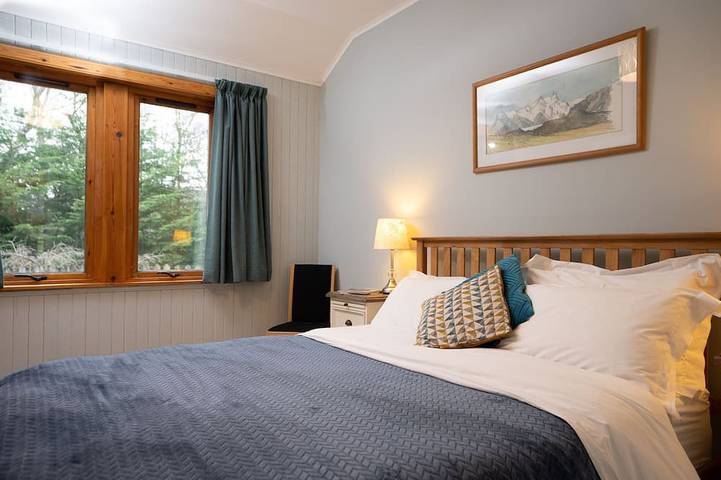 Suidhe Garden Cottage -  a cottage that sleeps 6 guests  in 3 bedrooms in Highlands