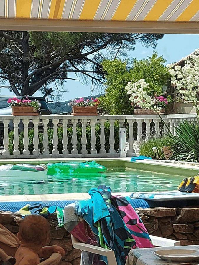 Appartement de vacances pour 10 personnes, avec vue ainsi que jardin et piscine