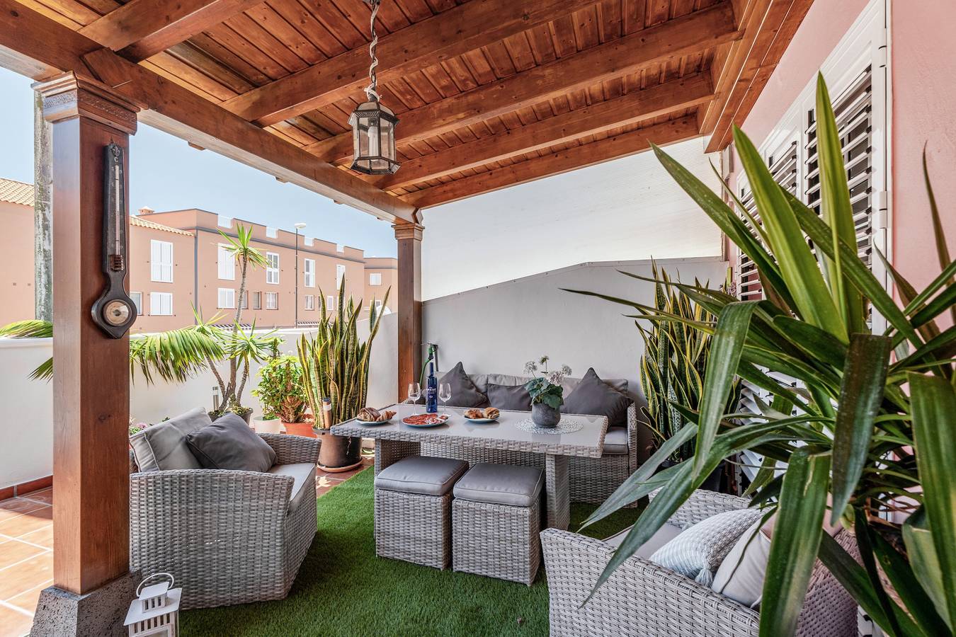 Maison de vacances 'Casa Brisa De Candelaria' avec vue sur la mer, piscine partagée et Wi-Fi in Las Caletillas, Tenerife du Sud