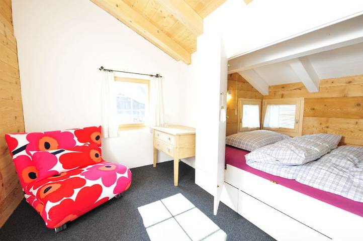 Ganze Ferienwohnung, Ferienhaus Casa Mulinera, Brigels - 7 Zimmer Ferienhaus für max. 12 Pers. in Brigels, Alpenarena