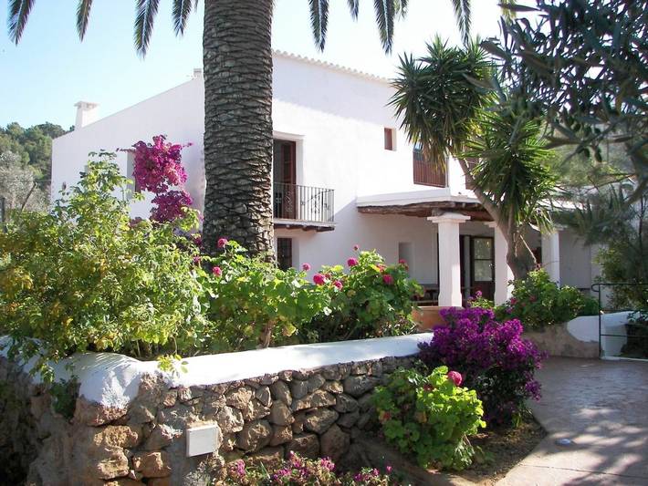 Privatzimmer für 3 Personen, mit Terrasse und Garten sowie Kinderpool und Pool in St Llorenc de Balafia