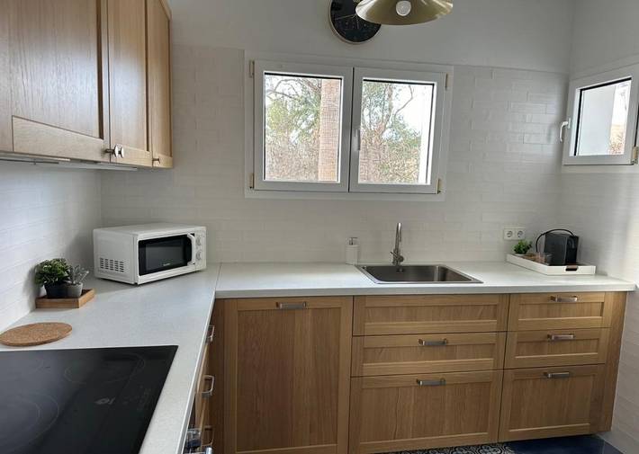 Location de vacances pour 6 personnes, avec piscine ainsi que vue et jardin à Es Castell - 4