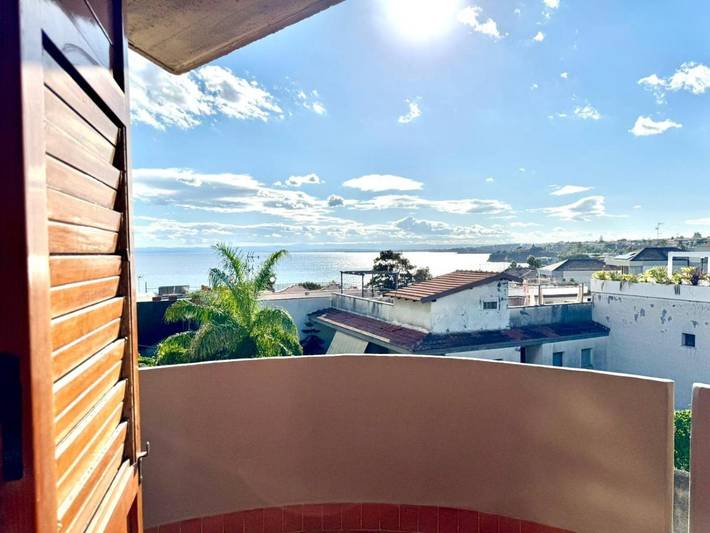 Casa vacanza per 8 persone, con Balcone e Terrazza nonché Giardino e Panorama a Aci Castello (Borgo)