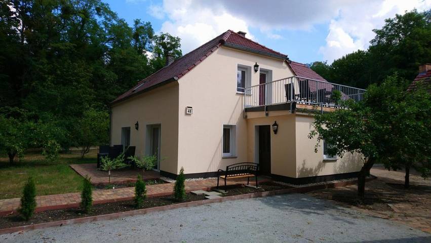 Ferienwohnung für 4 Personen, mit Balkon und Terrasse sowie Garten in Lauta