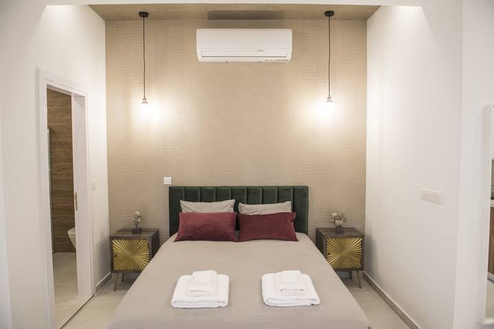 Estudio entero, 96 - Stay Glam Skin Studio in Nicosia, Chipre Sur