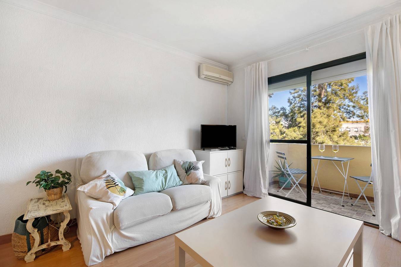 Appartement entier, Appartement "Casa Pepe" avec terrasse privée, jardin partagé et Wi-Fi in Jerez de la Frontera, Costa de la Luz