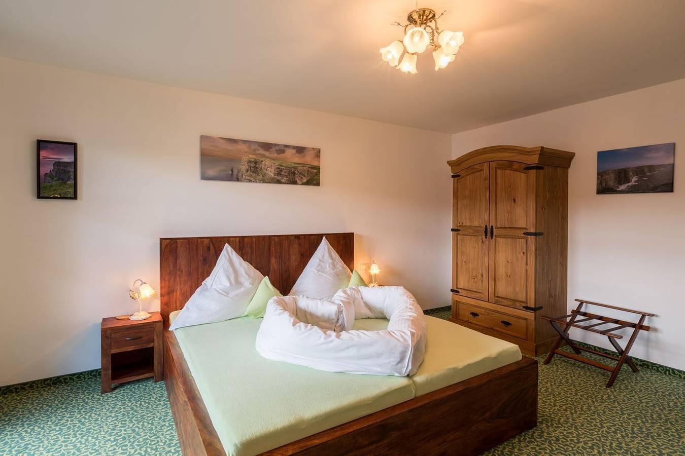 Ganze Ferienwohnung, Doppelzimmer "Cliff of Moher" im Haus Vitusfort in Hopfen am See, Bayerisch Schwaben