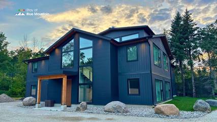 Vacation Rental for 16 Guests in Blue Mountain (Ontario), Lake Huron ON, Picture 2