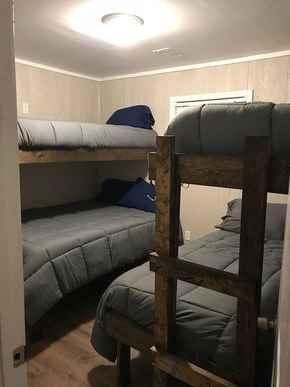 Neues Cypress Cove Marina Hausboot (985-264-6582) in Plaquemines Parish