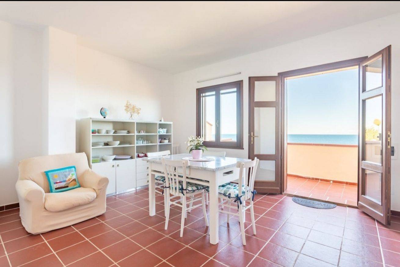 Ganze Wohnung, Ferienwohnung für 4 Personen mit Meerblick in Funtana Meiga, Sardinien